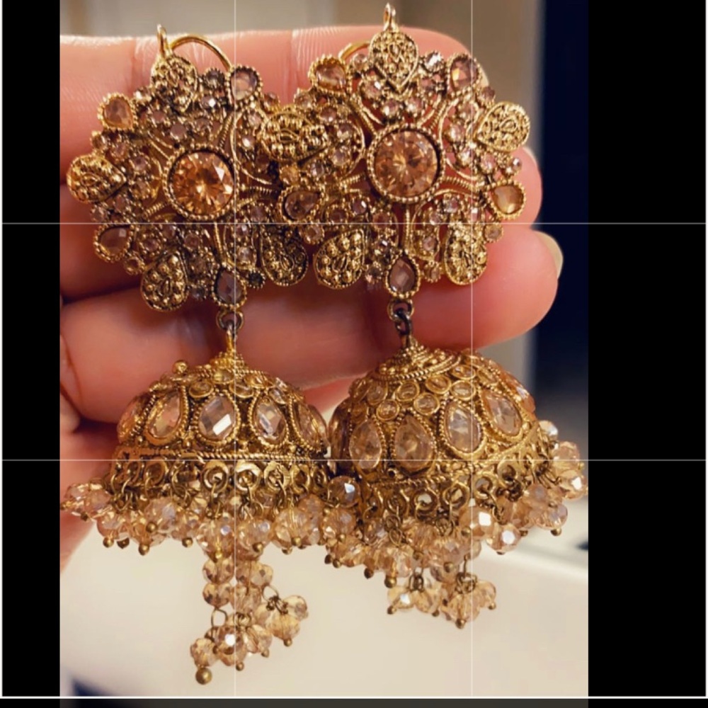 Earrings jhumka